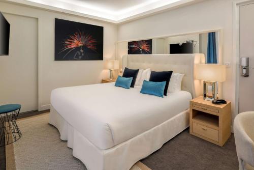hotel camille paris gare de lyon tapestry collection by hilton