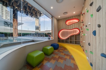 oakwood suites tiwanon bangkok