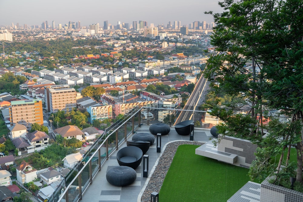oakwood suites tiwanon bangkok