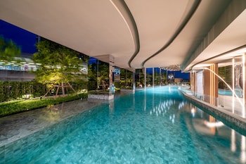 oakwood suites tiwanon bangkok