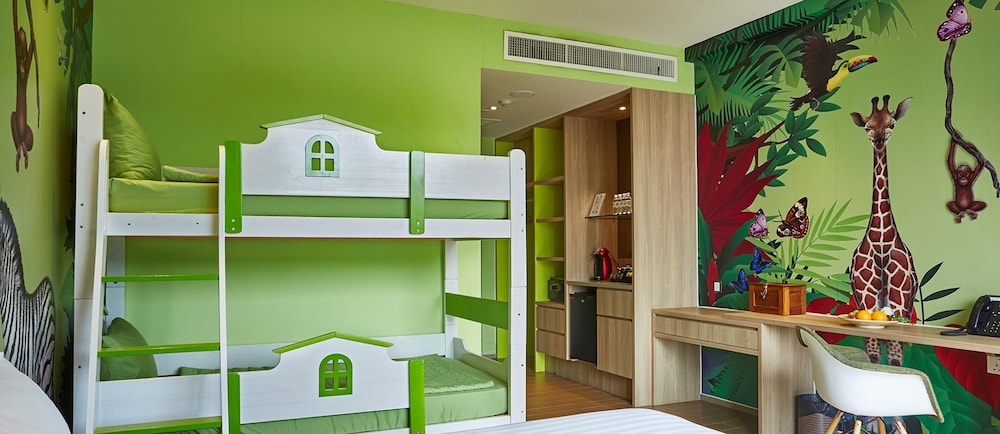 dresort at downtown east