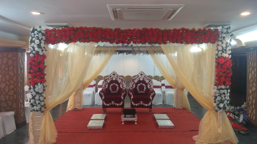 palette by checkin vadodara formerly hotel surya