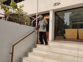 Palette Hotel Surya By Checkin, Vadodara, Sayajigunj, Vadodara,3 star