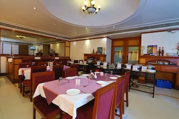 Palette Hotel Surya By Checkin, Vadodara, Sayajigunj, Vadodara,3 star