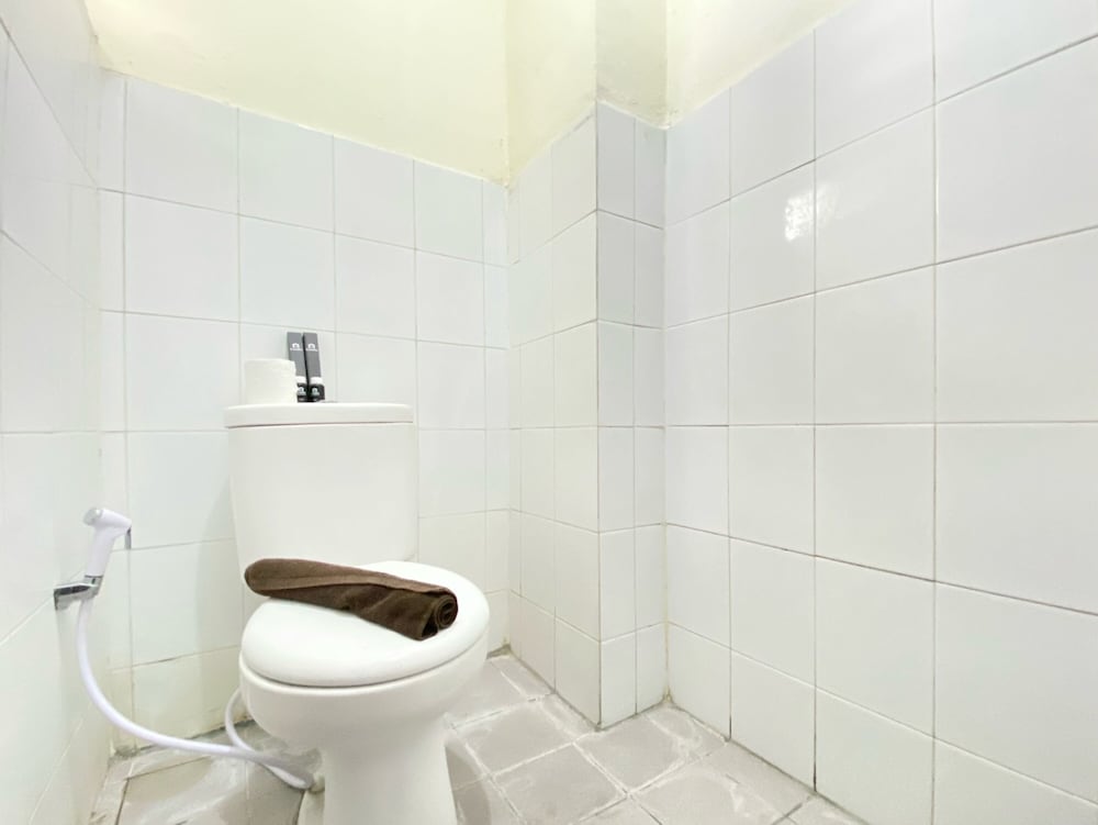 nice 2br apartment at gateway ahmad yani cicadas