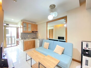 nice 2br apartment at gateway ahmad yani cicadas