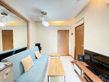 nice 2br apartment at gateway ahmad yani cicadas