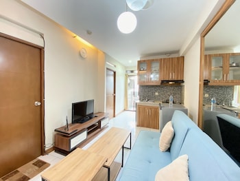 nice 2br apartment at gateway ahmad yani cicadas
