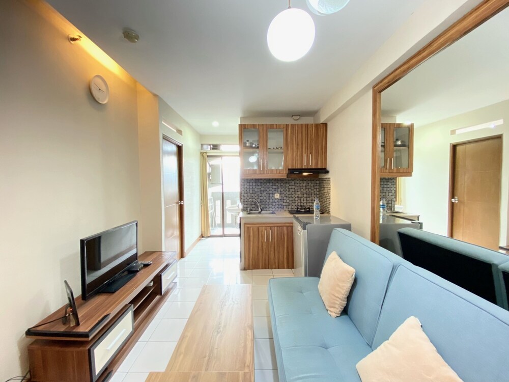 nice 2br apartment at gateway ahmad yani cicadas
