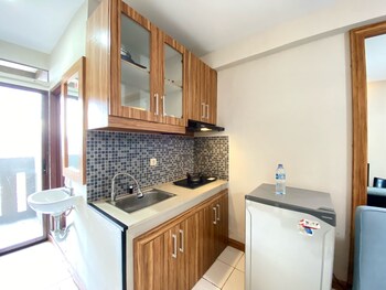 nice 2br apartment at gateway ahmad yani cicadas