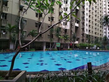 nice 2br apartment at gateway ahmad yani cicadas