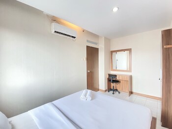 nice 2br apartment at gateway ahmad yani cicadas