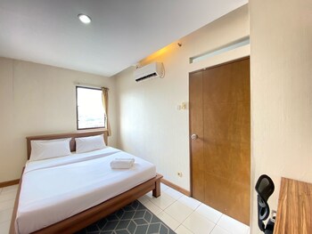 nice 2br apartment at gateway ahmad yani cicadas