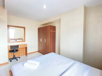 nice 2br apartment at gateway ahmad yani cicadas