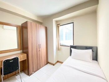 nice 2br apartment at gateway ahmad yani cicadas