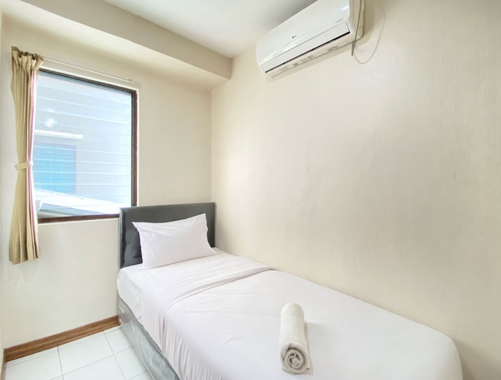 nice 2br apartment at gateway ahmad yani cicadas
