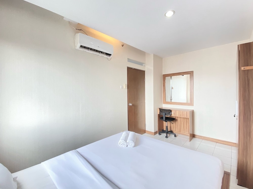 nice 2br apartment at gateway ahmad yani cicadas