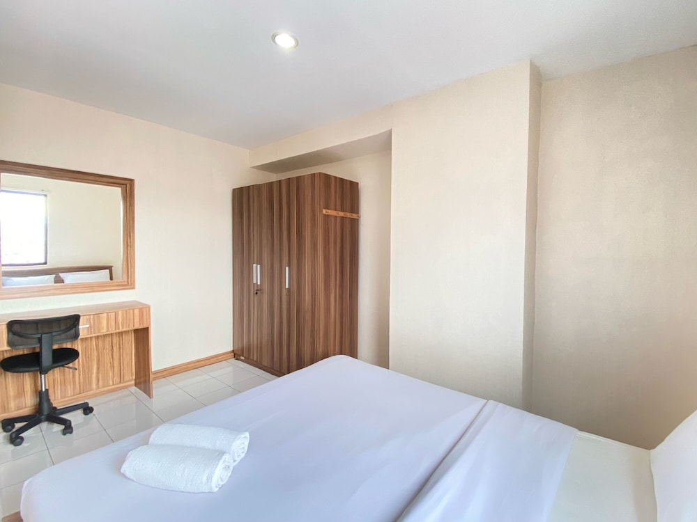 nice 2br apartment at gateway ahmad yani cicadas