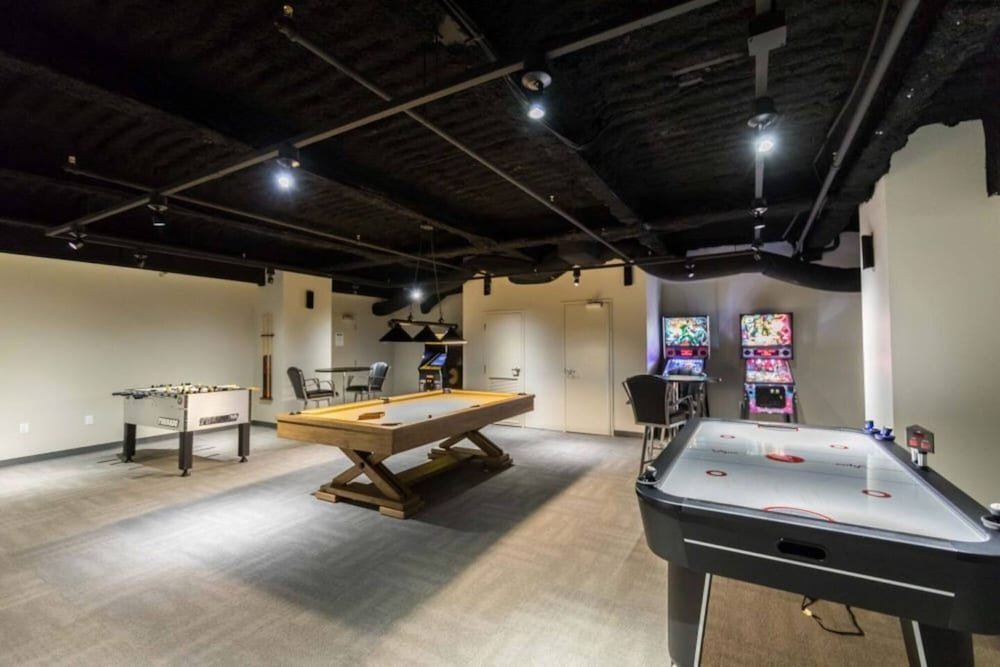 spacious modern condo near french quarter