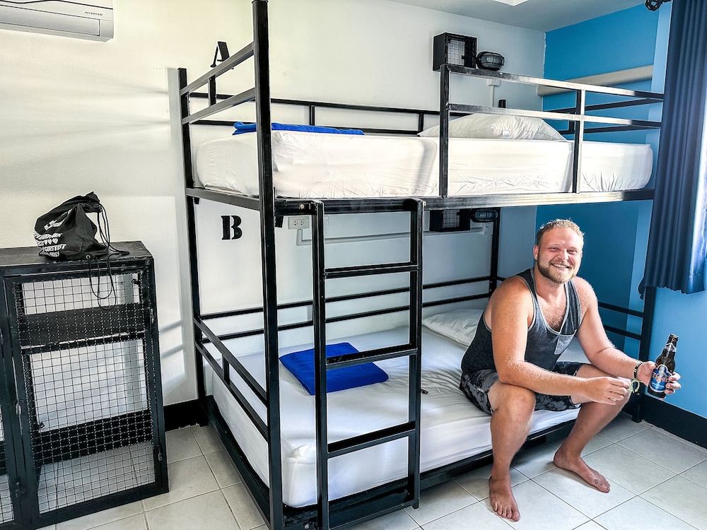 bodega hostel koh phangan