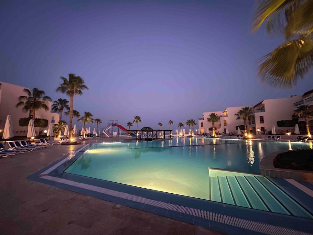 ivy cyrene island resort