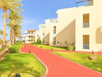 ivy cyrene island resort