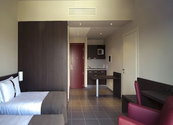 inn naples airport