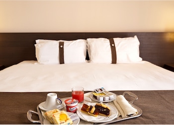 inn naples airport