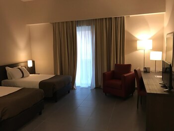 inn naples airport