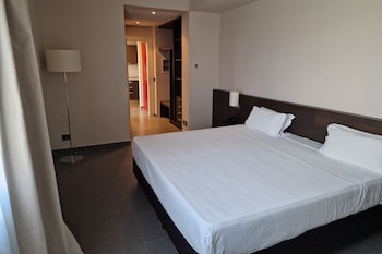 inn naples airport