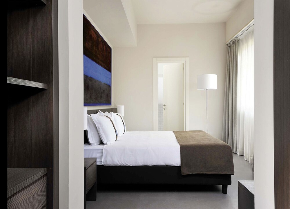 inn naples airport