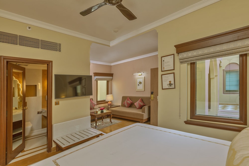 heritage village resort and spa manesar