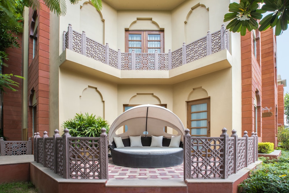 heritage village resort and spa manesar
