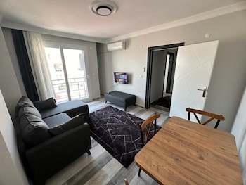 home life residence hotel