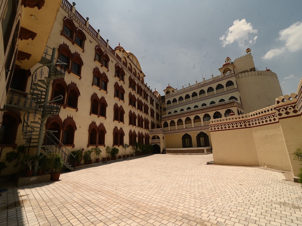 hotel fort chandragupt jaipur