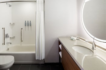 courtyard montreal midtown