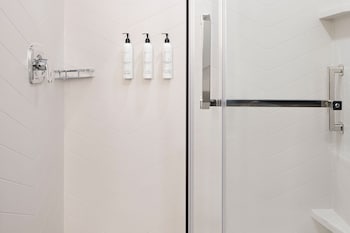 fairfield inn and suites west kelowna