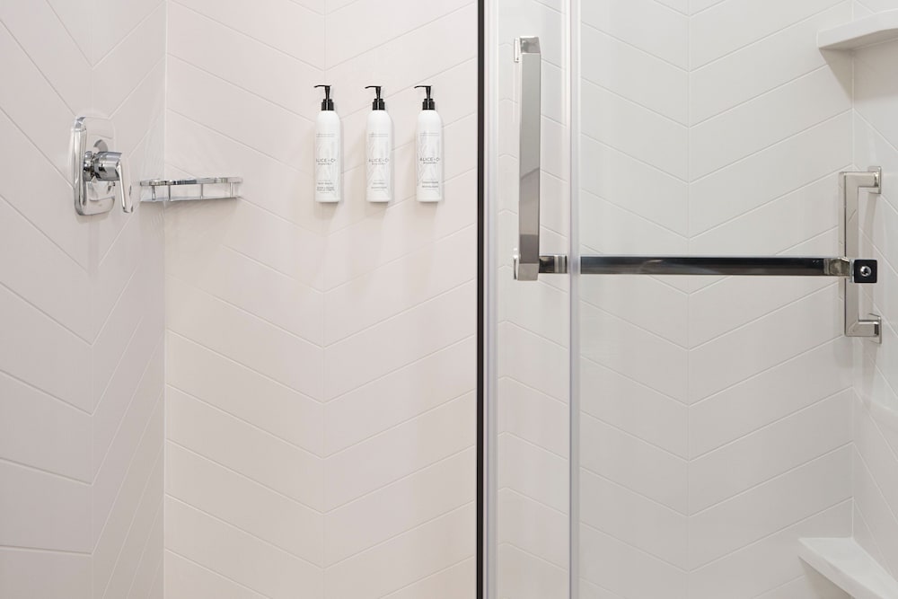 fairfield inn and suites west kelowna