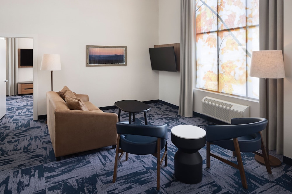 fairfield inn and suites west kelowna