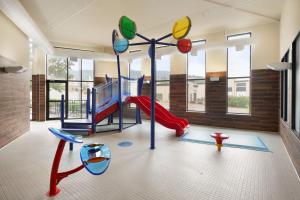 fairfield inn and suites west kelowna