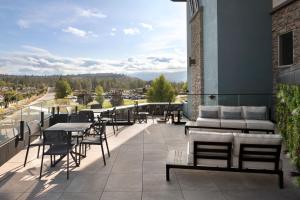 fairfield inn and suites west kelowna