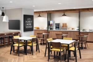 fairfield inn and suites west kelowna