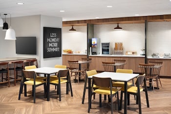 fairfield inn and suites west kelowna