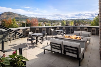 fairfield inn and suites west kelowna