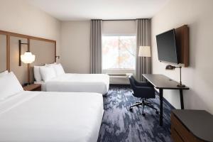 fairfield inn and suites west kelowna