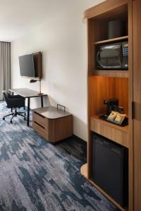 fairfield inn and suites west kelowna