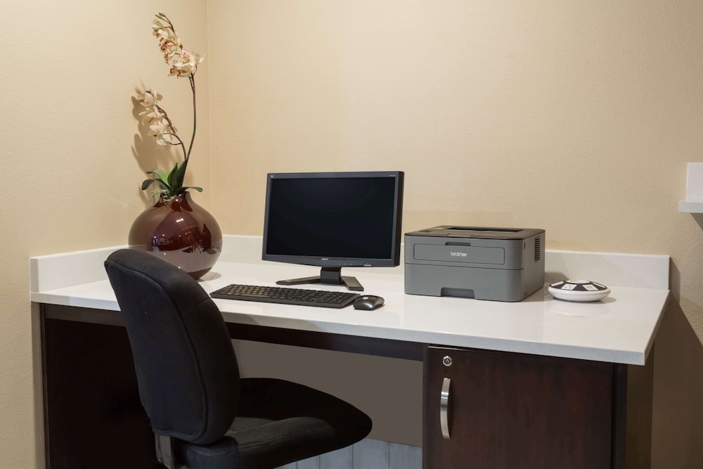 super 8 by wyndham longmont twin peaks