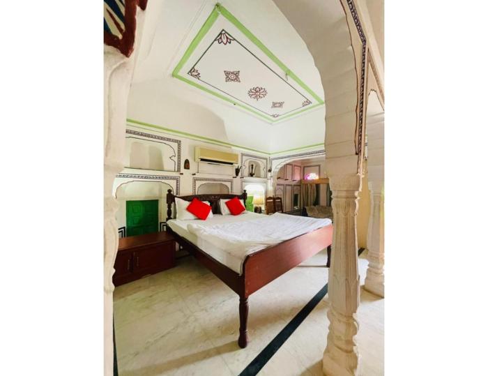 singhasan haveli mandawa