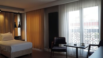 bloom suite hotel