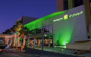 holiday inn suites kuwait salmiya
